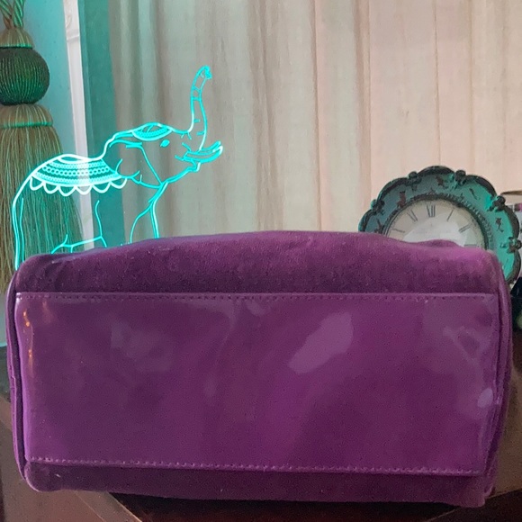 Victoria’s Secret LOVE handbag purple velvet - Picture 6 of 10